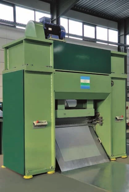 Brünsch Streckgittermaschine STG 125 in Grün, Vorderansicht